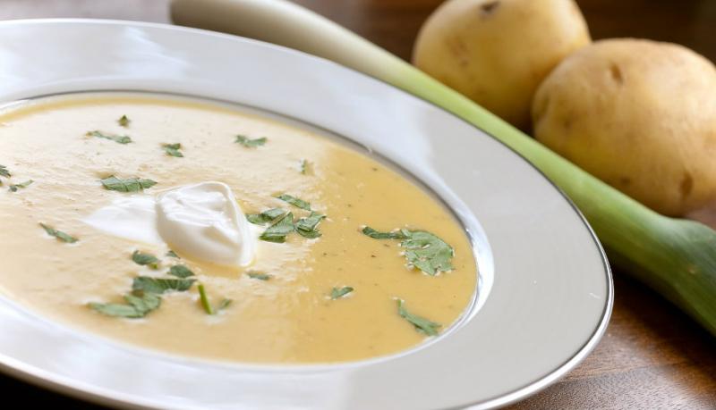 Patatesli Pırasa Çorbası Tarifi ve Malzemeleri