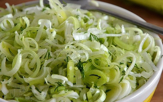 Pırasa Salatası Tarifi ve Malzemeleri